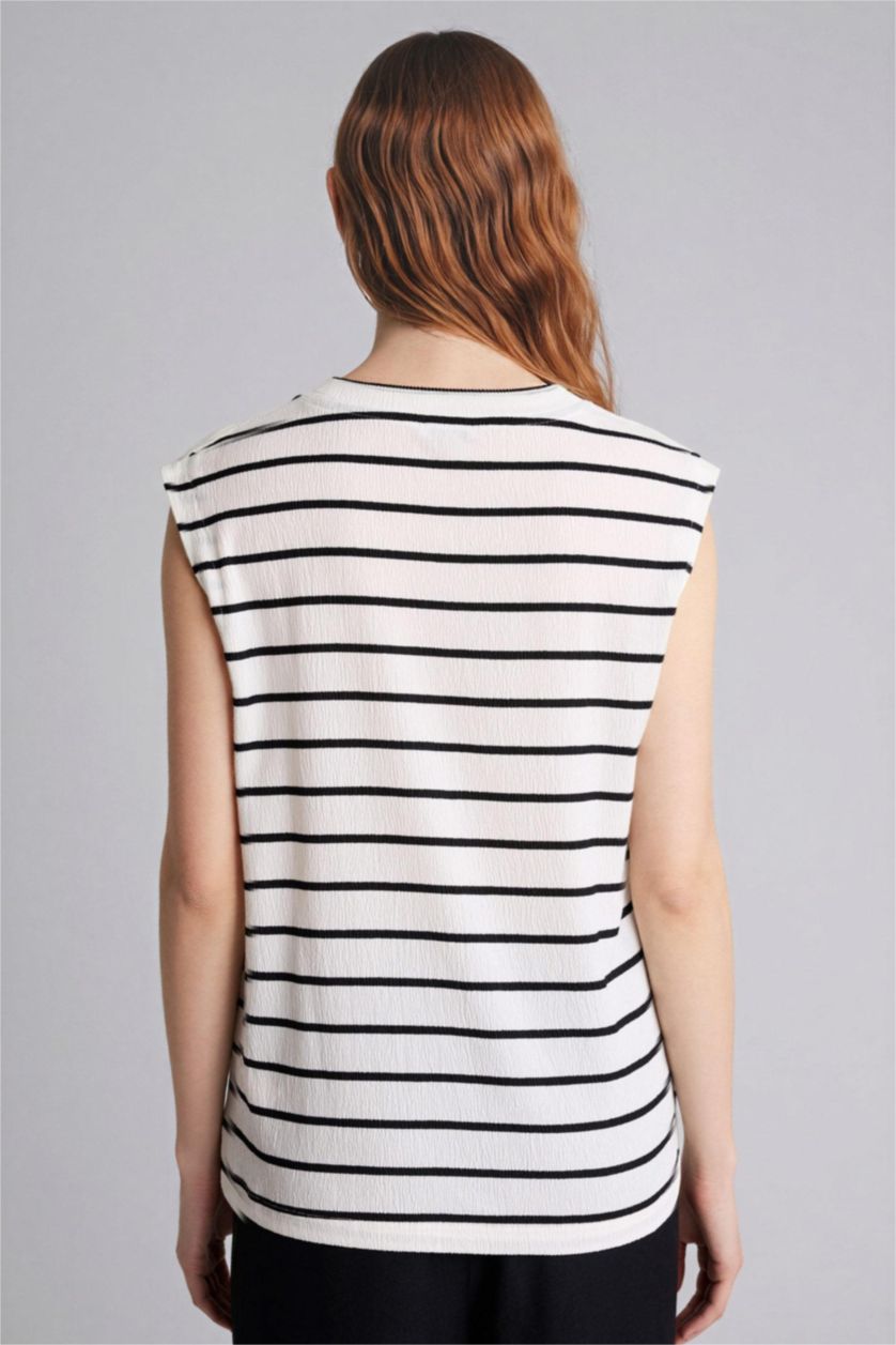 Женщины Бежевый Футболка Regular Fit из ткани букле с круглым вырезом и коротким рукавом