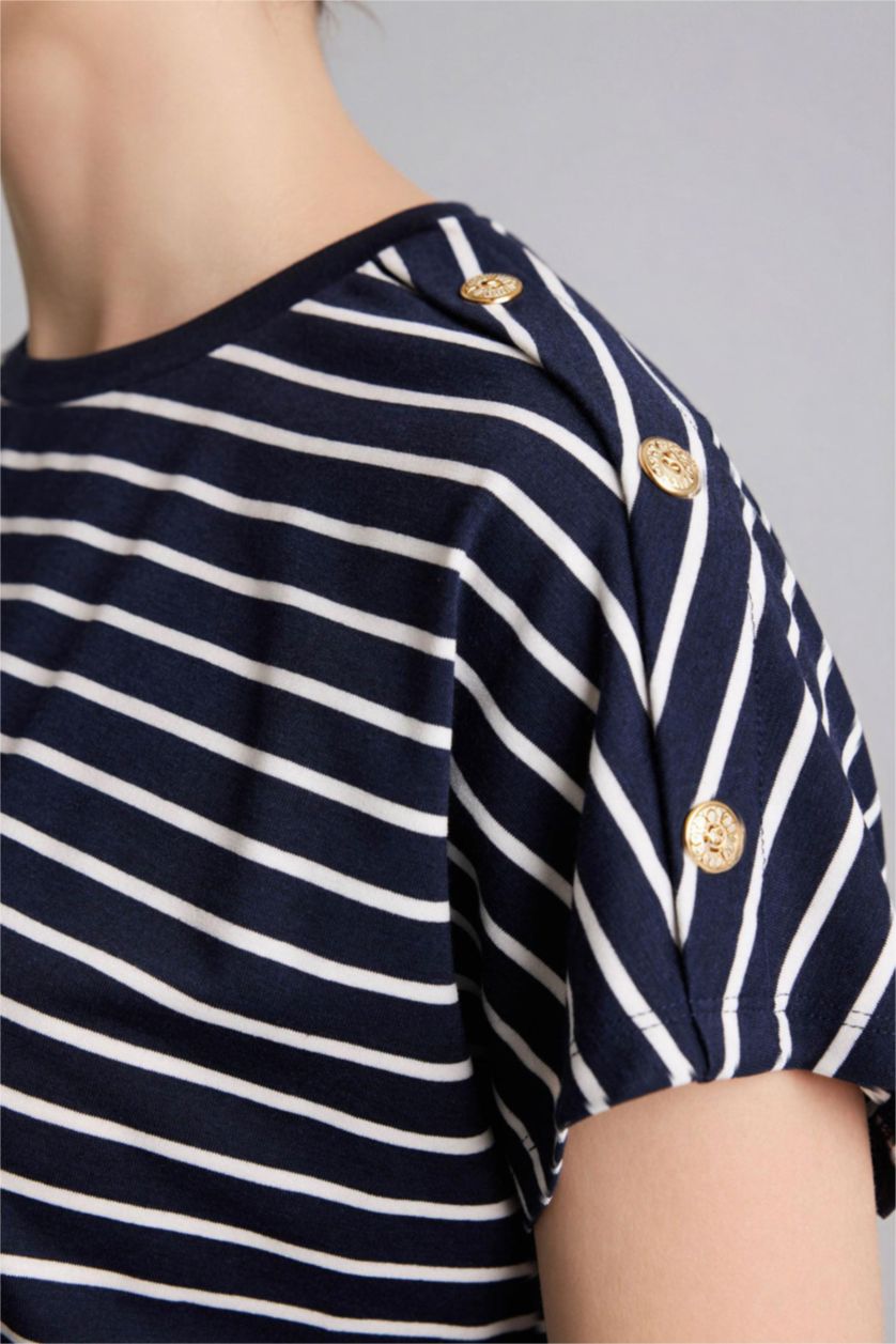 Woman NAVY تيشيرت نص كم وياخة مستديرة