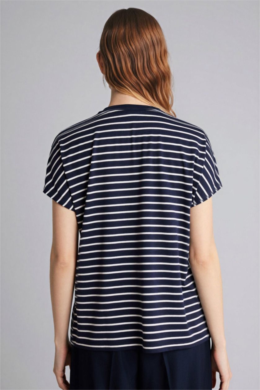 Woman NAVY تيشيرت نص كم وياخة مستديرة