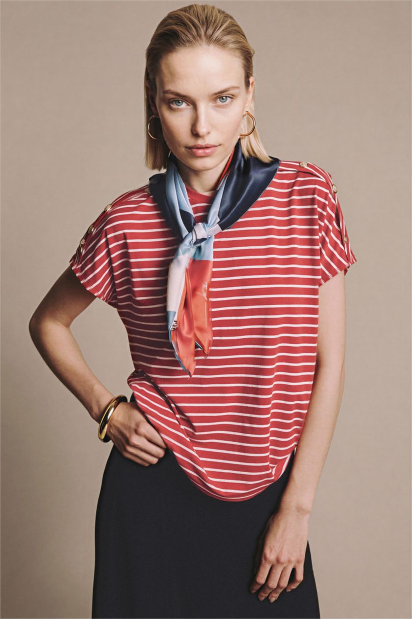 Kadın Kırmızı Çizgili Kısa Kollu Tişört