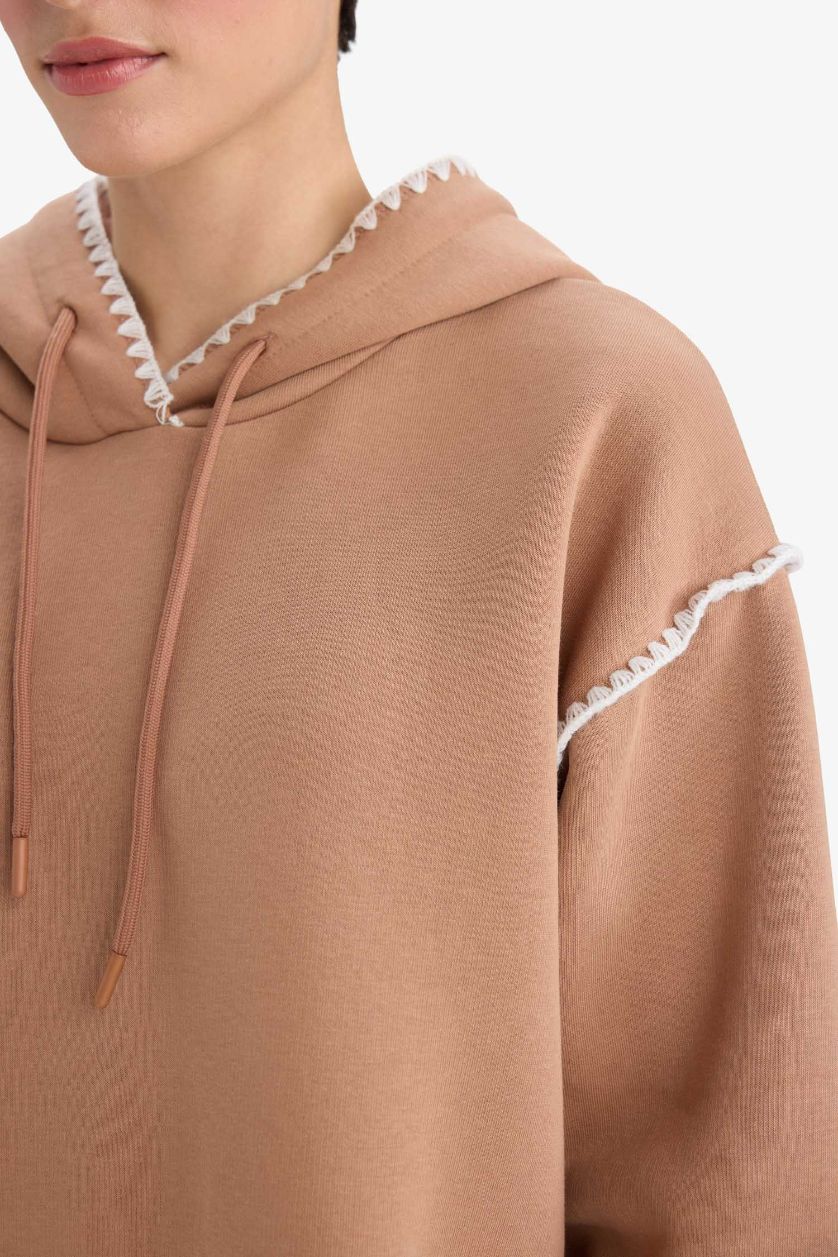 نساء بني سويت شيرت اوفر سايز بياقة مستديرة