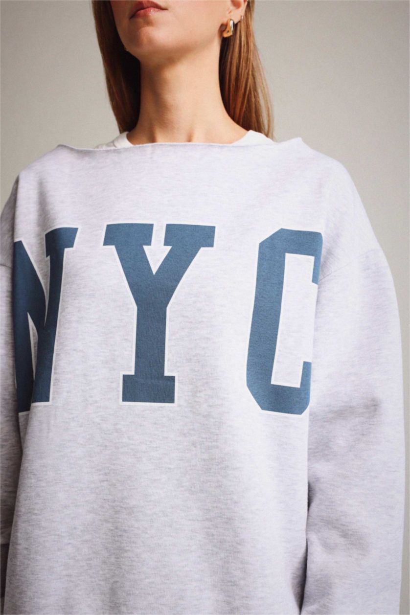 Kadın Gri Melanj Kayık Yaka Baskılı Sweatshirt