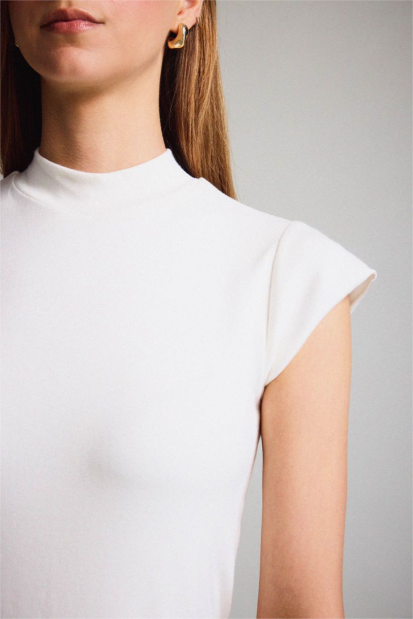 Kadın Ekru Kısa Kollu Tişört