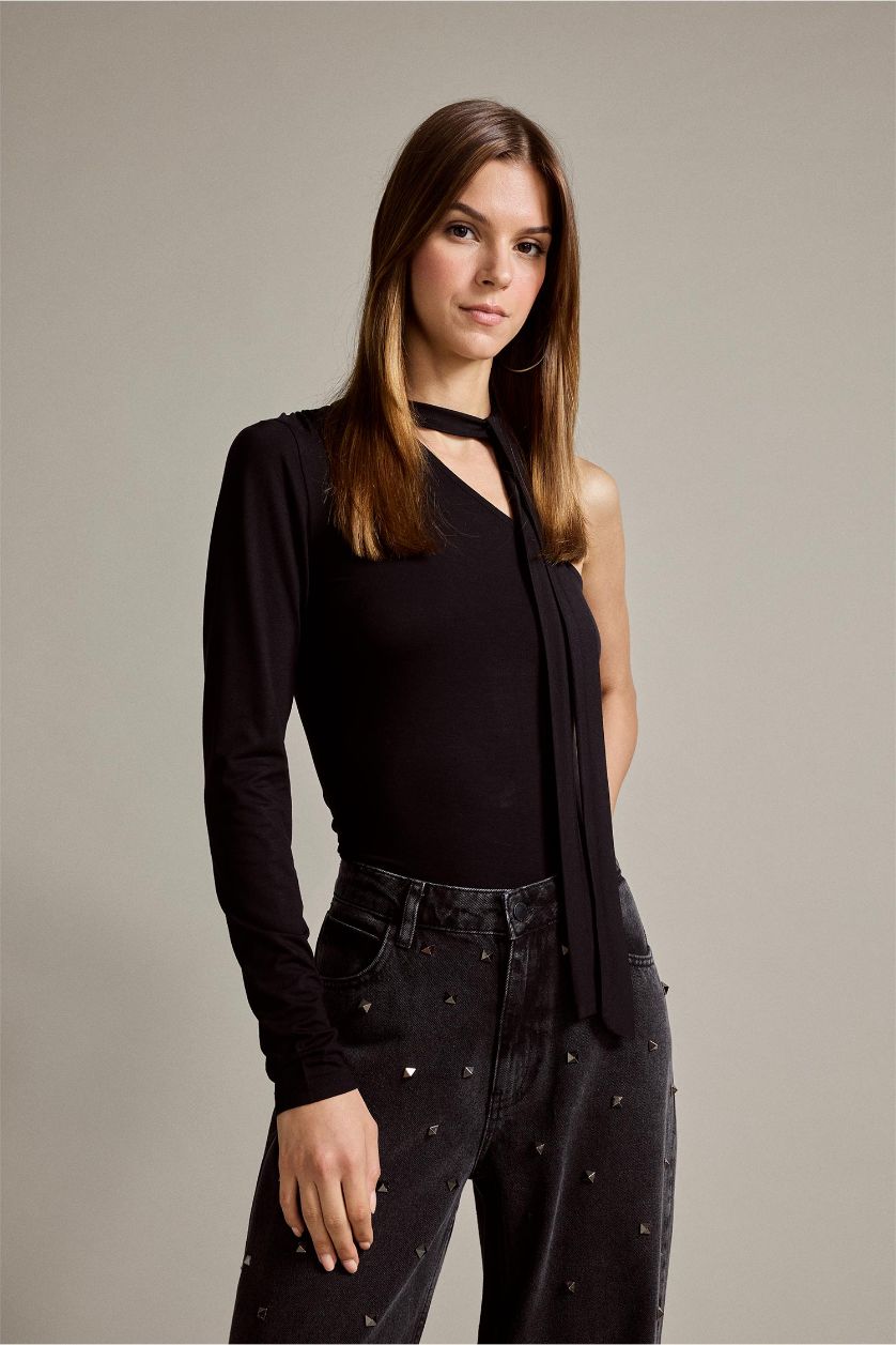 Woman Black بلوزة بكتف واحد برباط