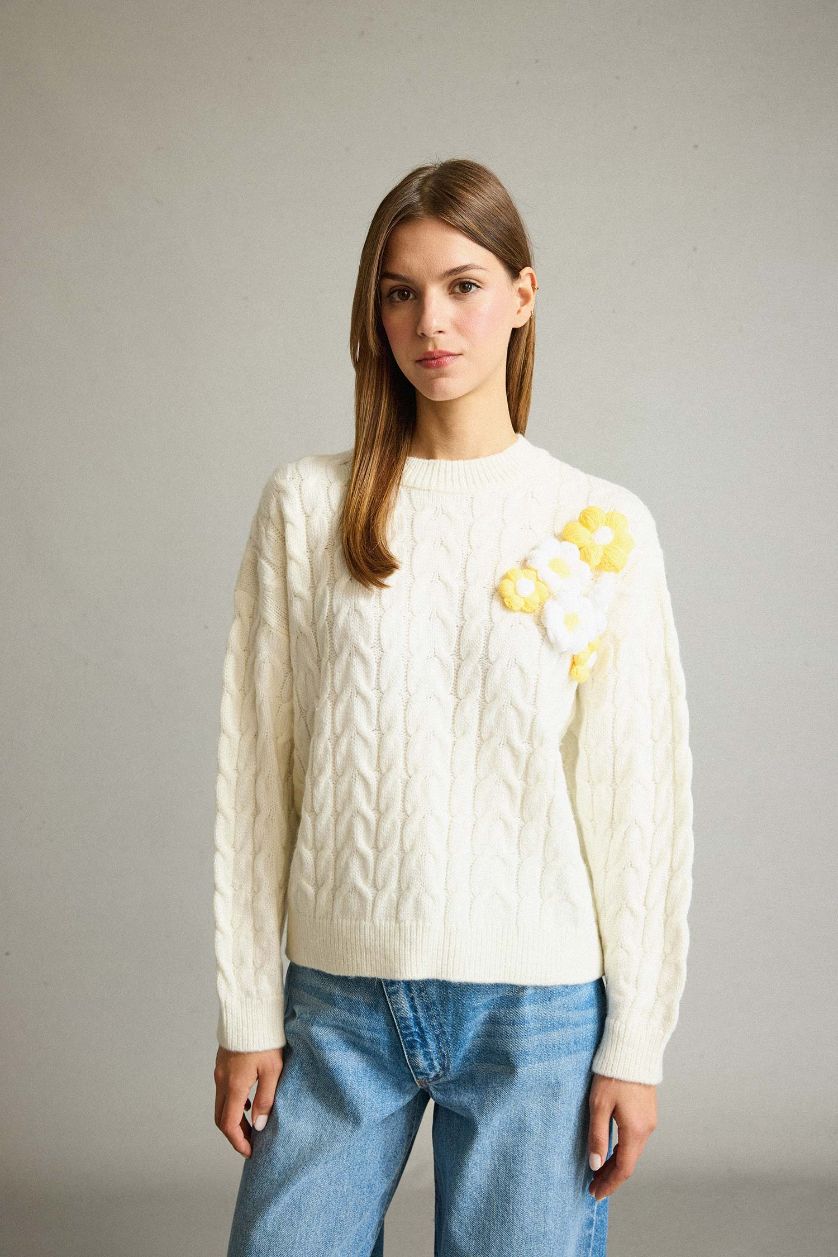 Kadın Ekru Bisiklet Yaka Çiçekli Triko Kazak