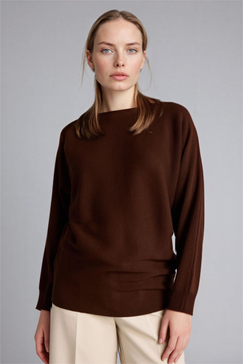 Woman Brown بلوز تريكو بياخة عريضة