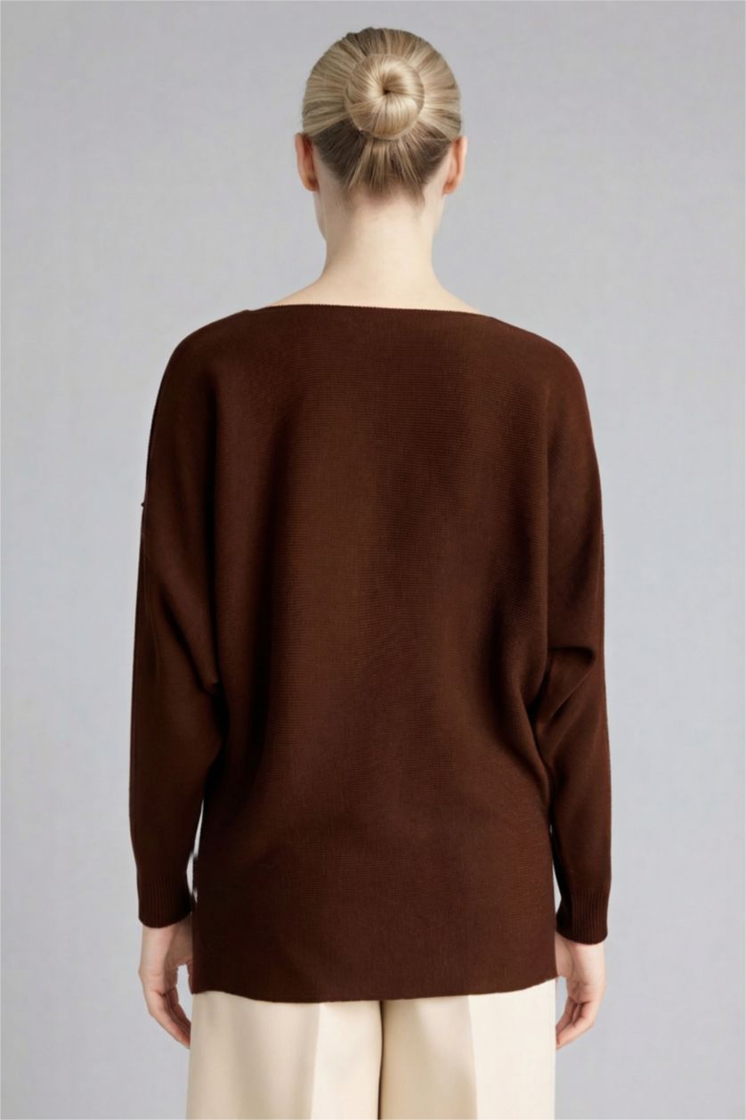 Woman Brown بلوز تريكو بياخة عريضة