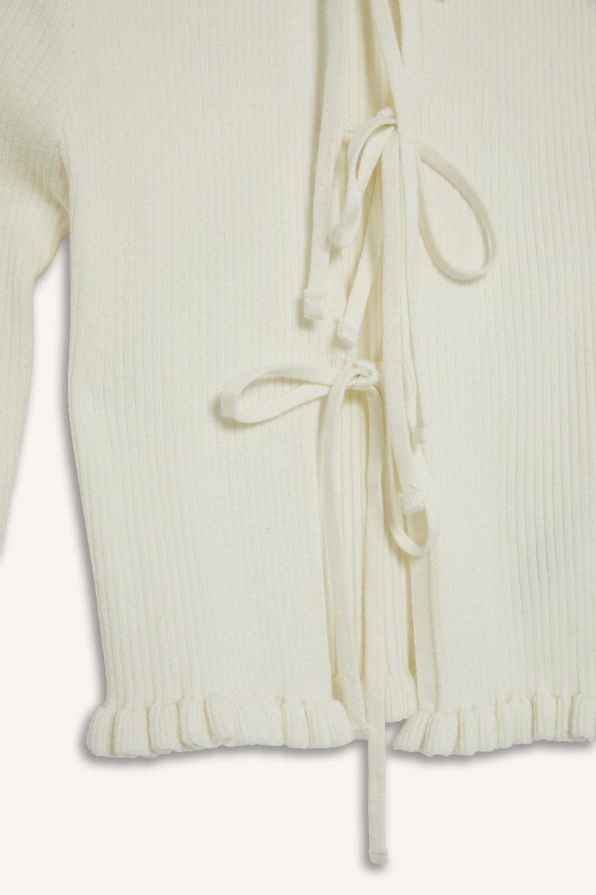 Kadın Kırık Beyaz Slim Fit Dar Kesim Bisiklet Yaka Önden Bağlamalı Hırka