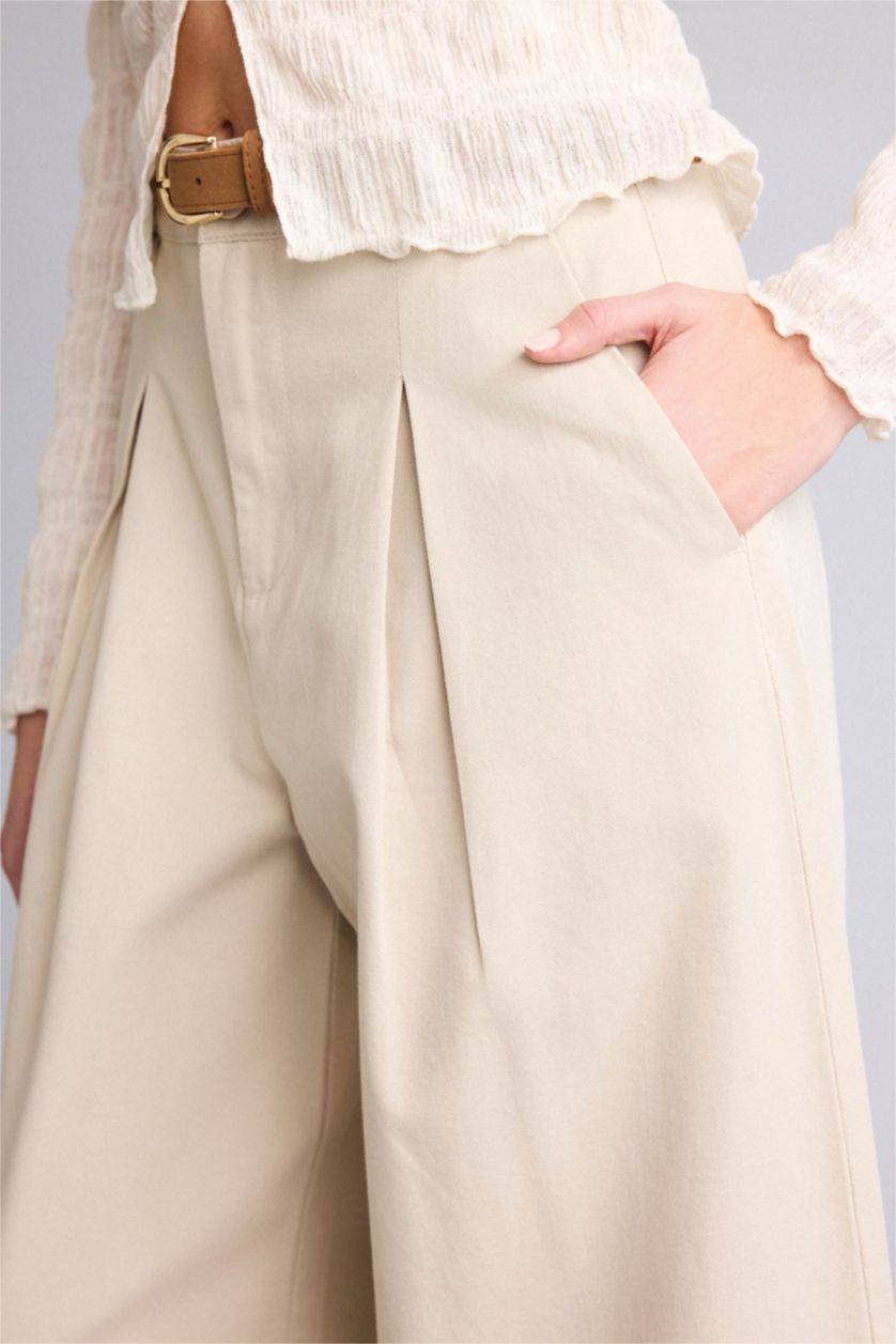 Woman Ecru Wide Leg Trousers