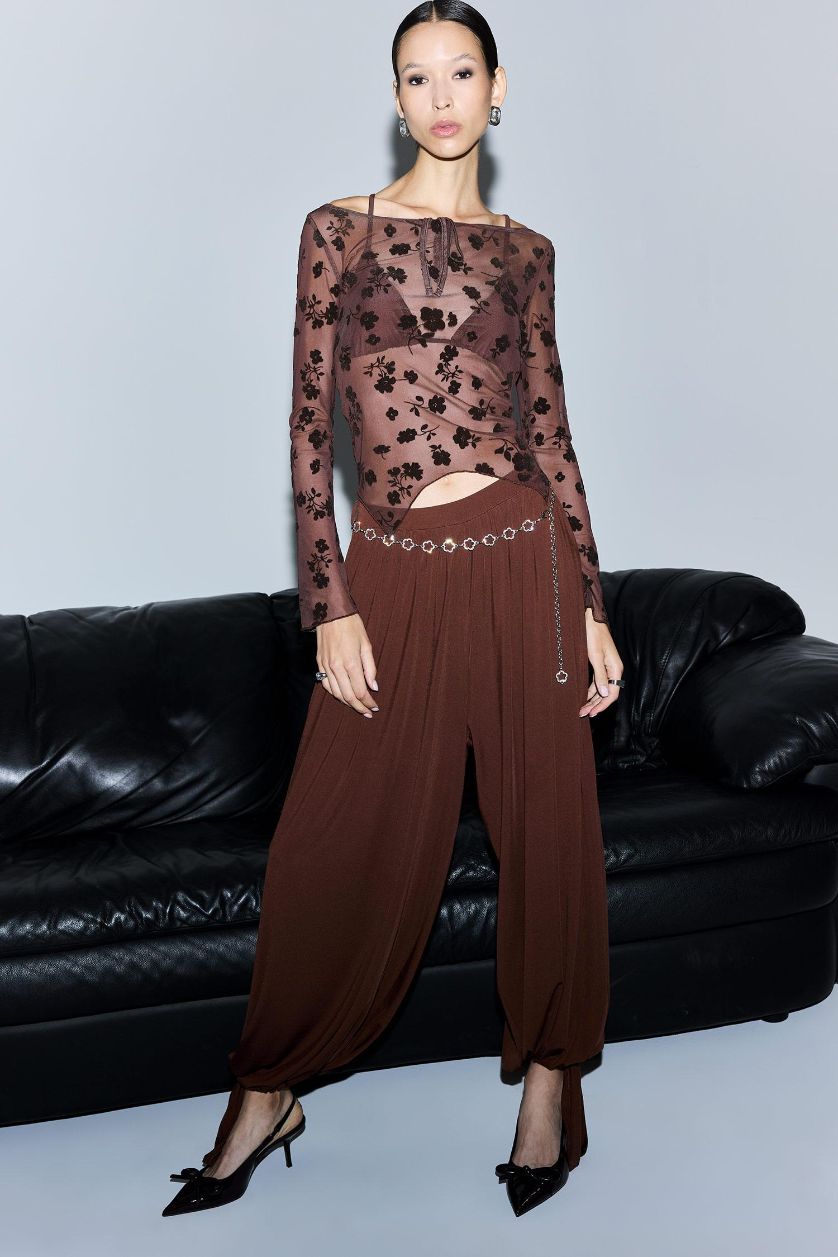 Woman Brown Balloon Fit Regular Waist Standard Length Jeans