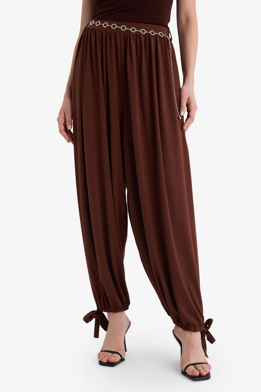 Woman Brown Balloon Fit Regular Waist Standard Length Jeans