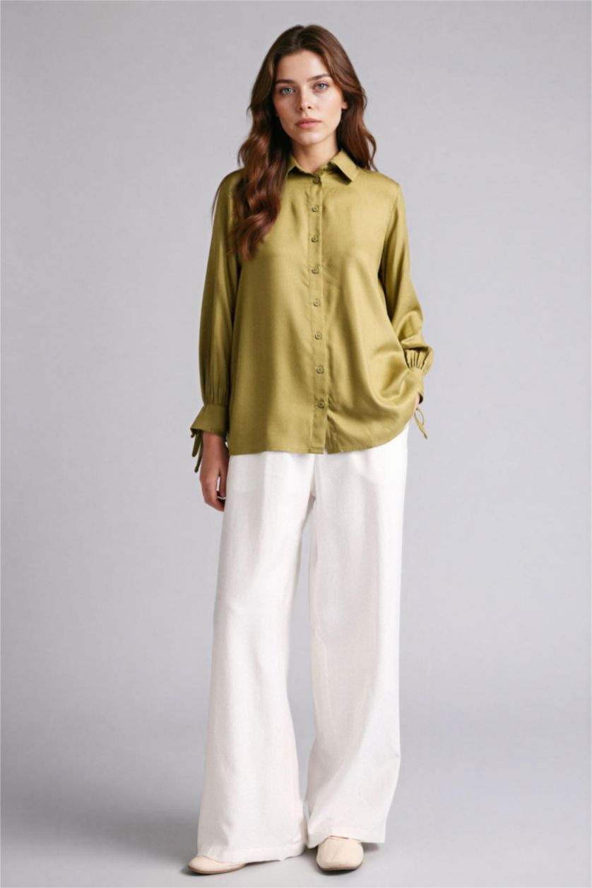 Woman White Regular Fit Trousers