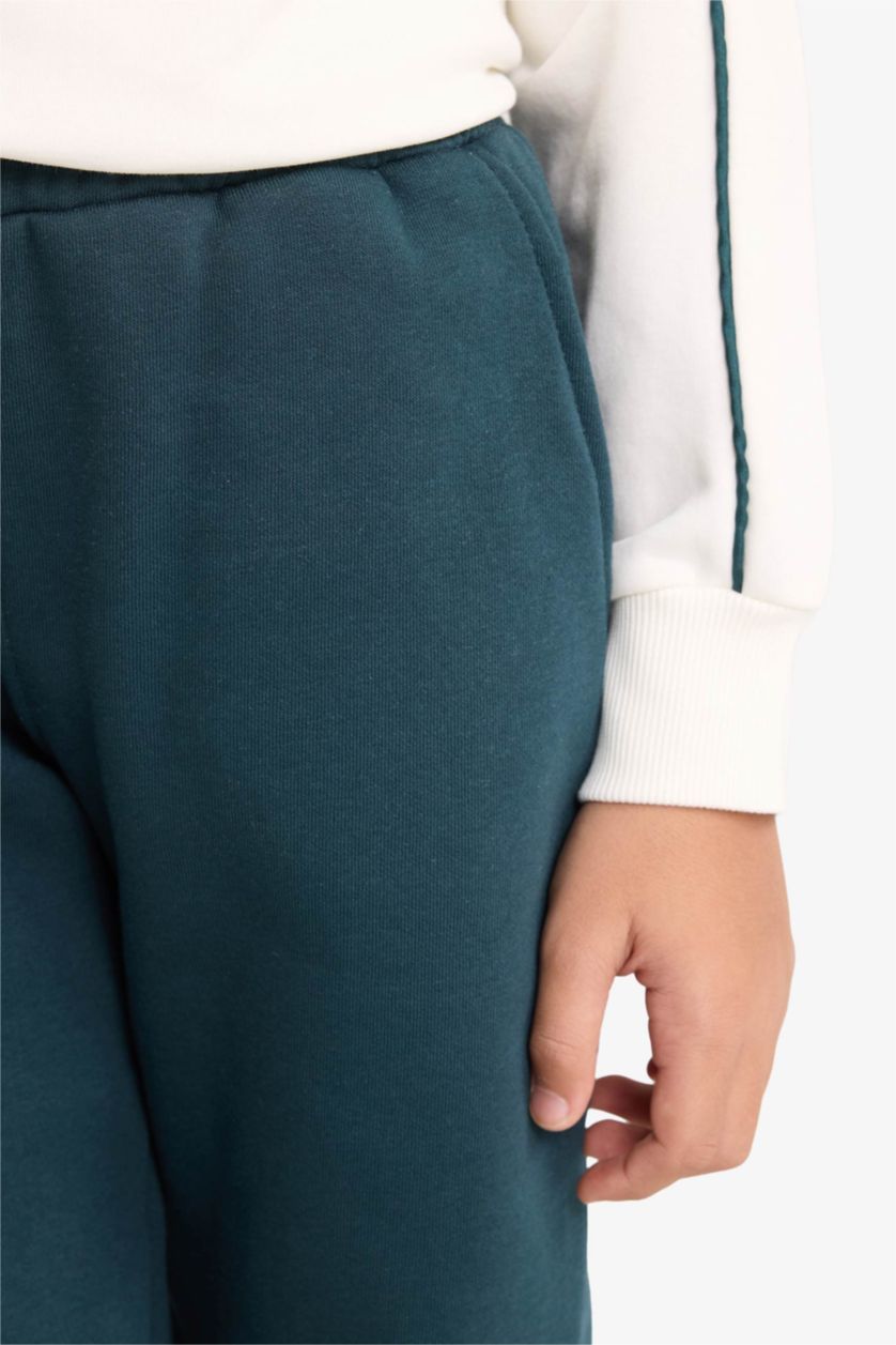 أولاد بيج فاتح طقم أولاد سويت شيرت مطبوع و سروال رياضي - قطعتين