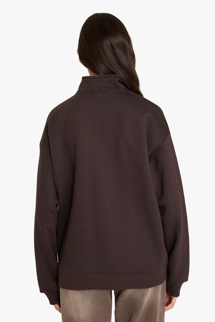 نساء بني سويت شيرت قماس سميك اوفر سايز بنص سحاب