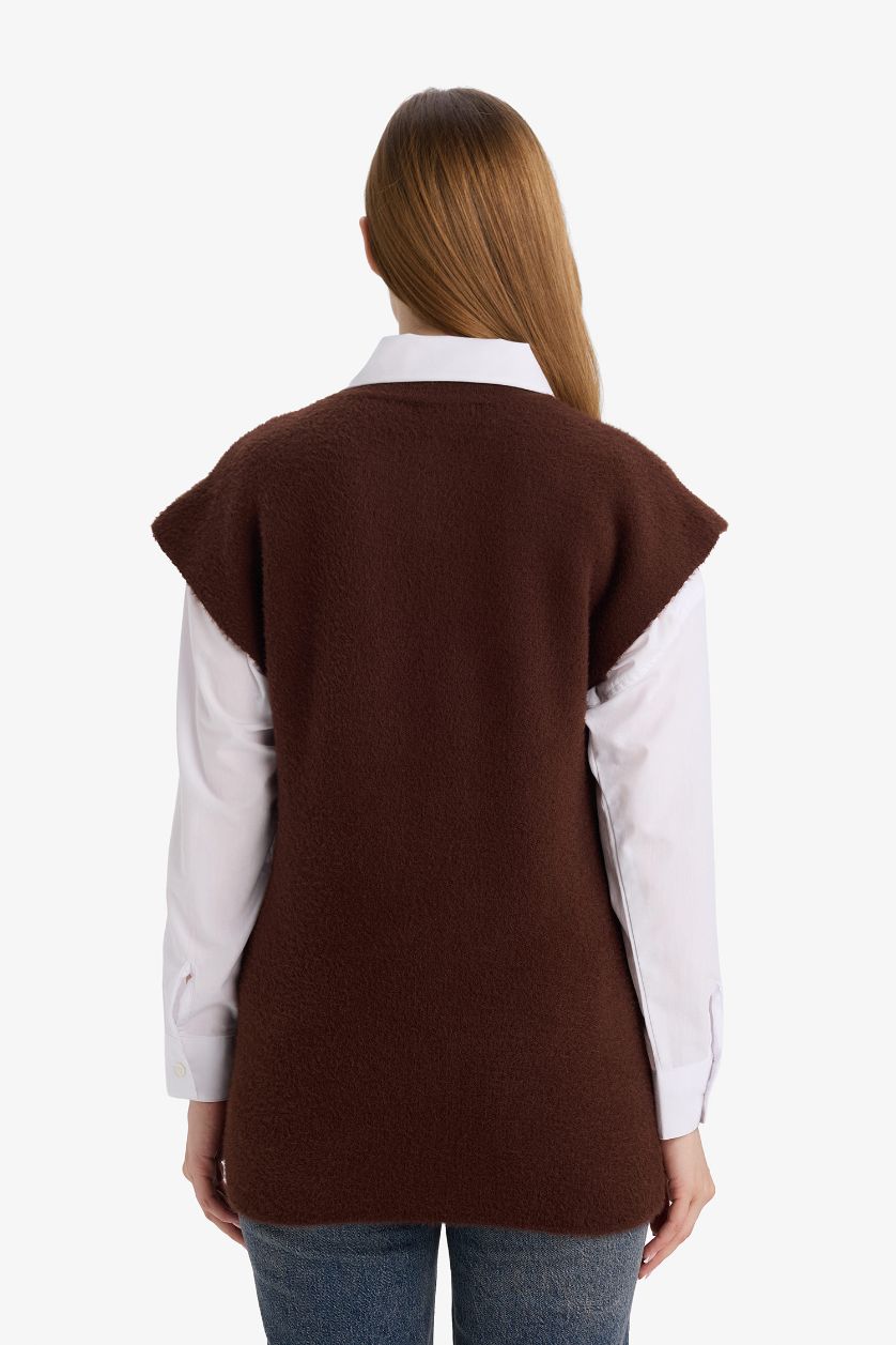 Woman Brown Regular Fit Crew Neck Knit Vest