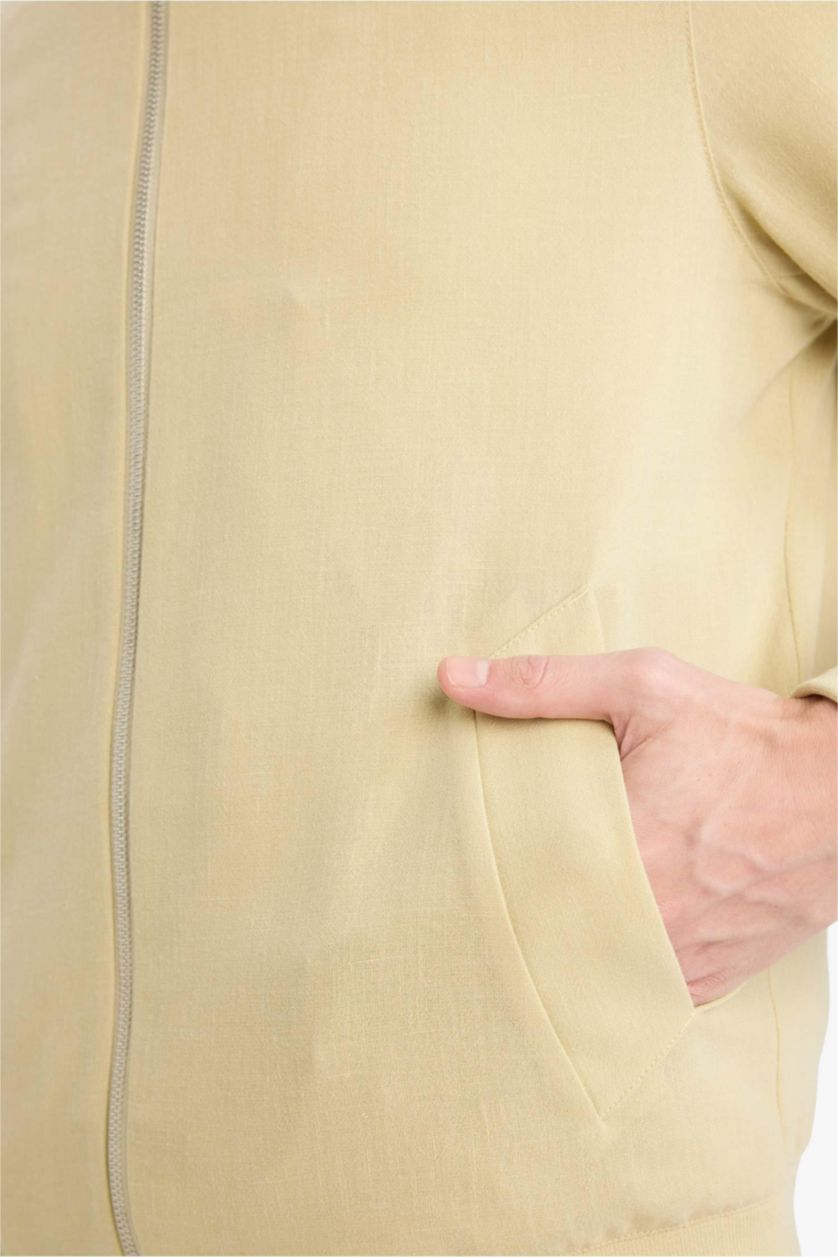 Erkek Bej Regular Fıt Dik Yaka Fermuarlı Mont