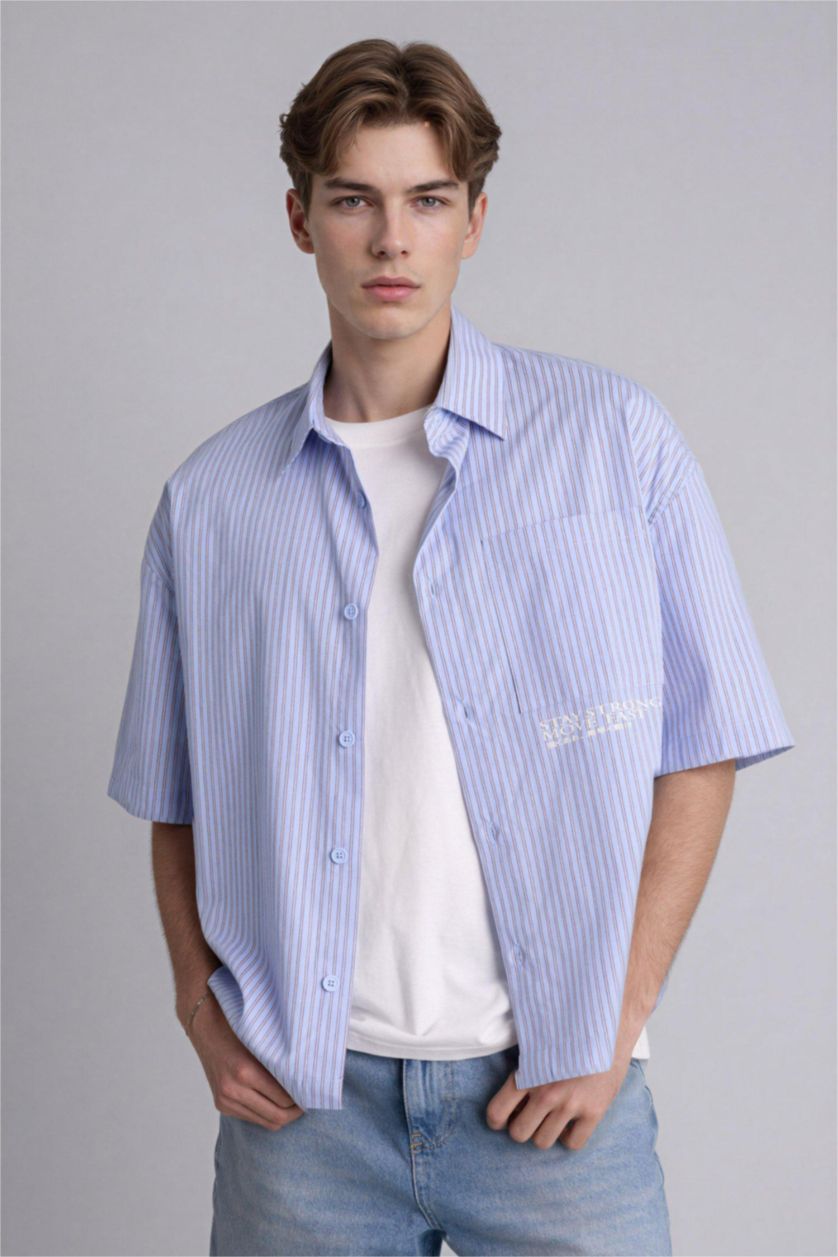 Erkek Mavi Boxy Fıt Polo Yaka Baskılı Çizgili Kısa Kollu Gömlek