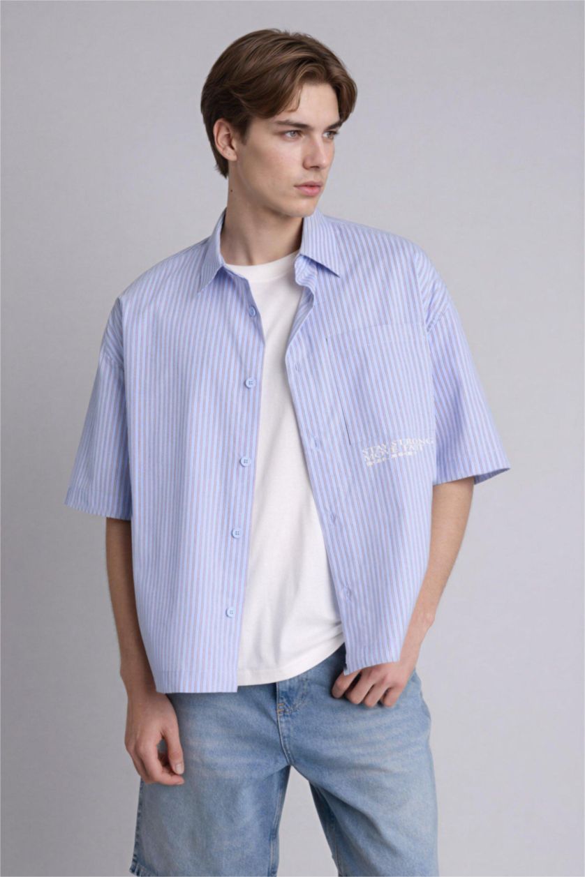 Erkek Mavi Boxy Fıt Polo Yaka Baskılı Çizgili Kısa Kollu Gömlek
