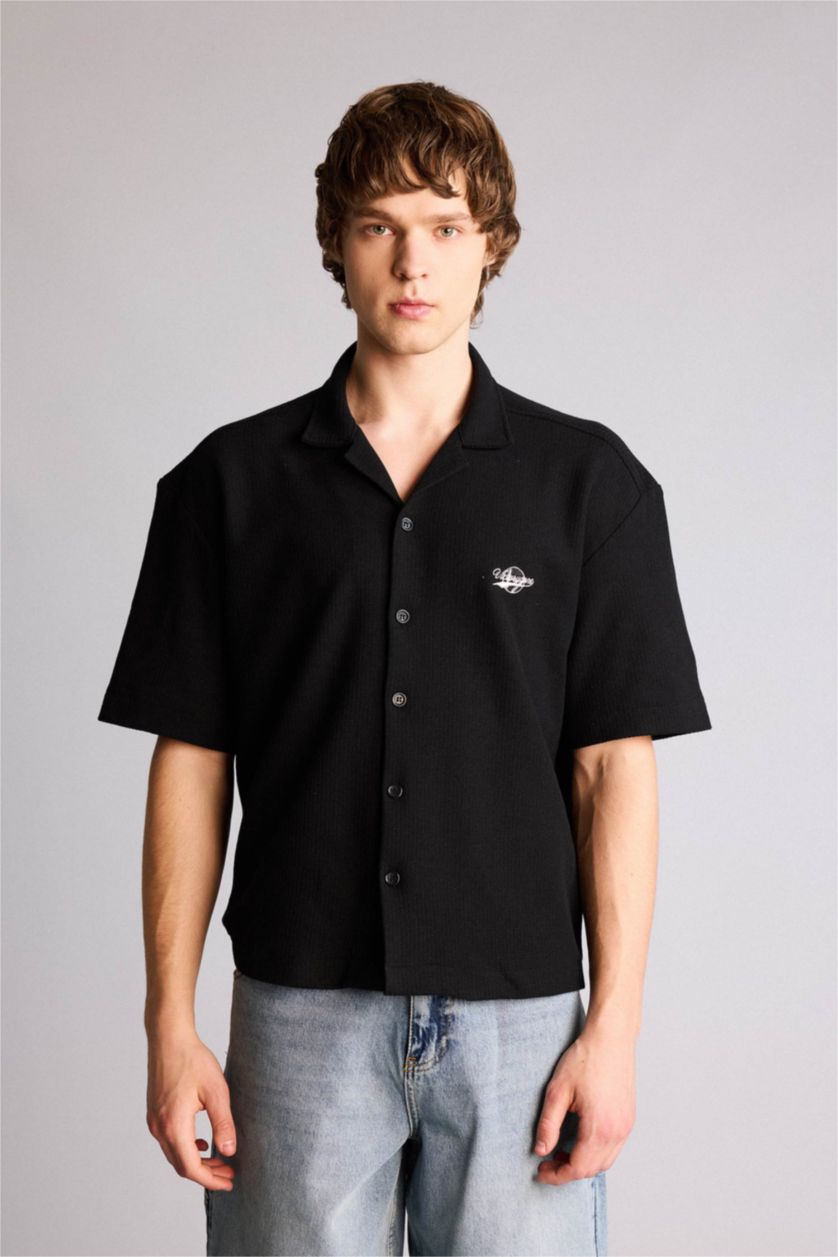 Man Black Man Short Sleeve Shirt