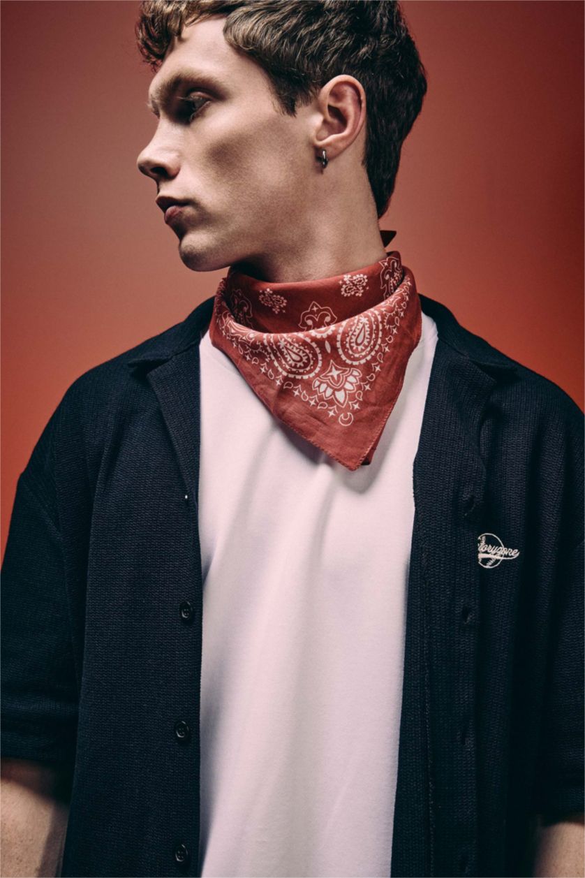 Ерлер қара Boxy Fit апаш жағалы трикотаж қысқа жеңді жейде