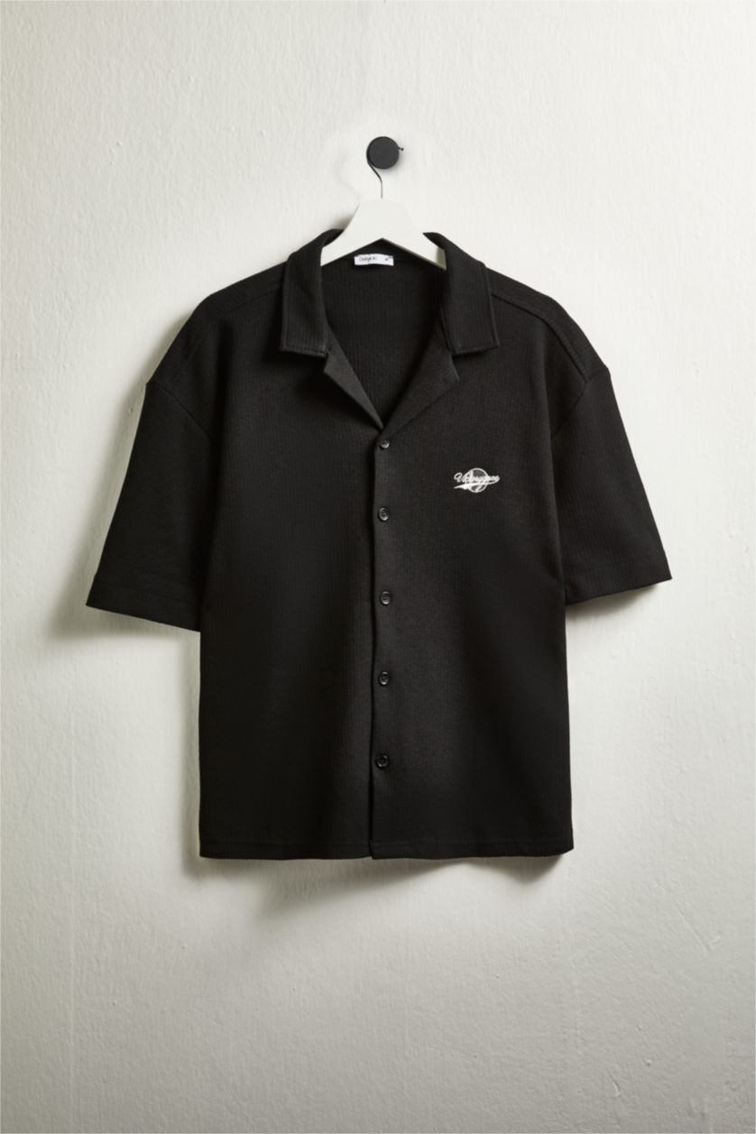 رجال أسود قميص نص كم اوفر سايز وياخة مستديرة