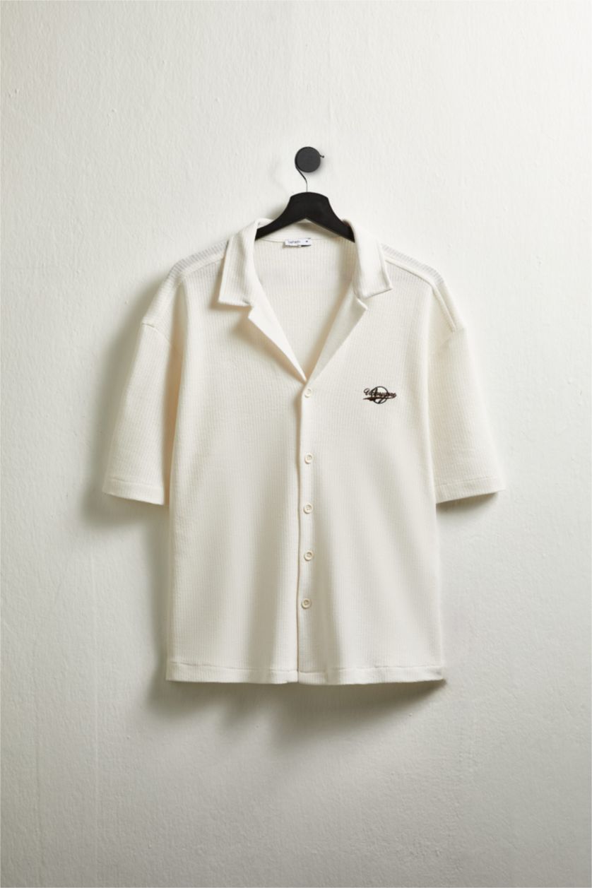 Man Ecru Boxy Fit Short Sleeve Shirt