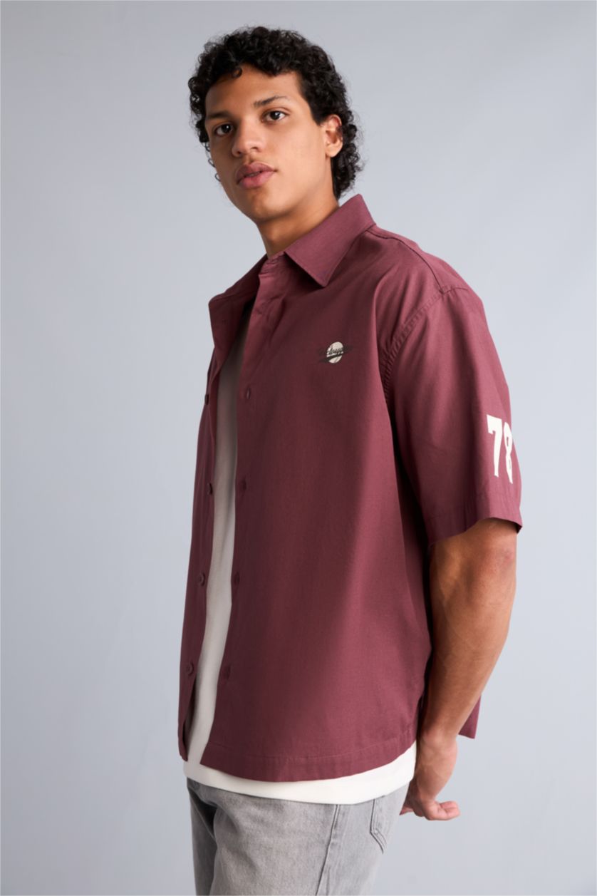 Man Light Bordeaux Boxy Fit Poplin Short Sleeve Shirt