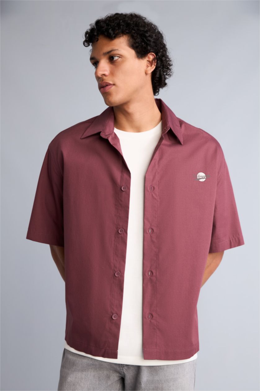 Man Light Bordeaux Boxy Fit Poplin Short Sleeve Shirt