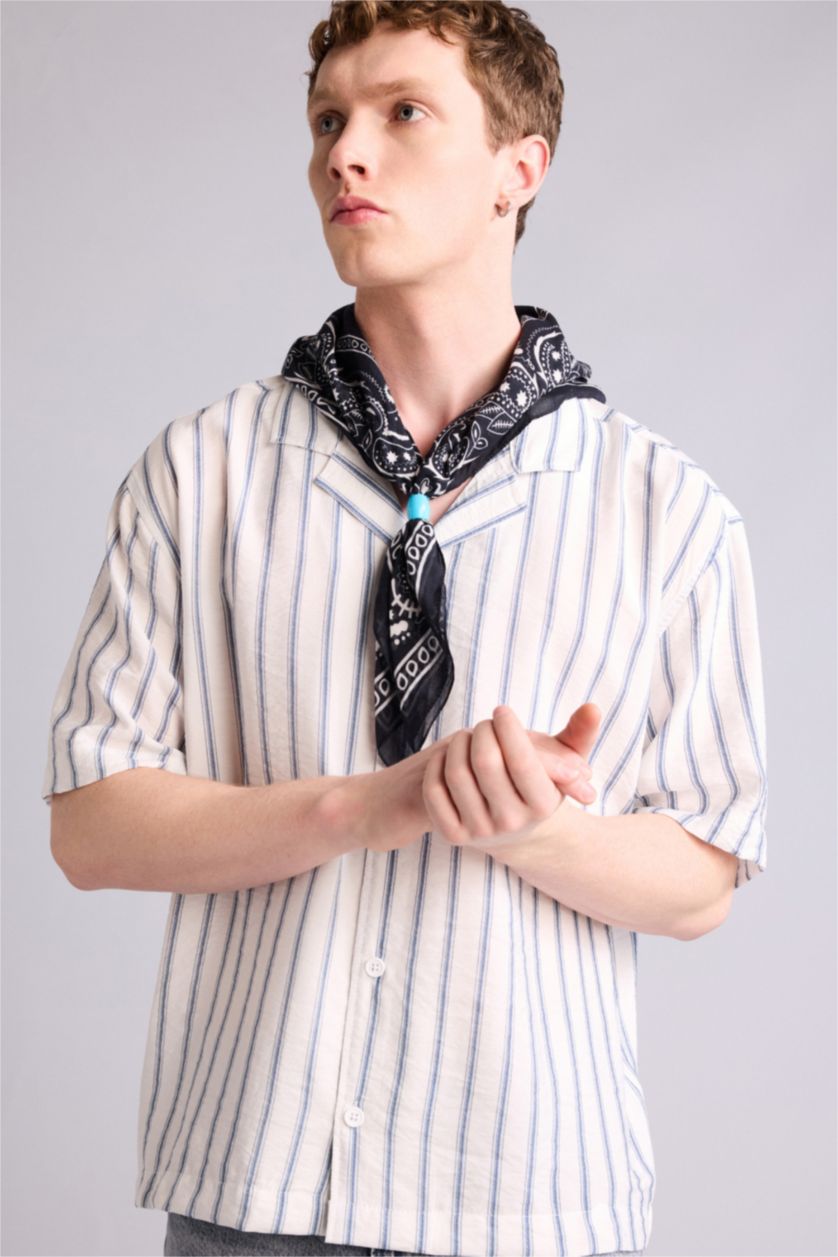 رجالي أبيض Man Short Sleeve Shirt