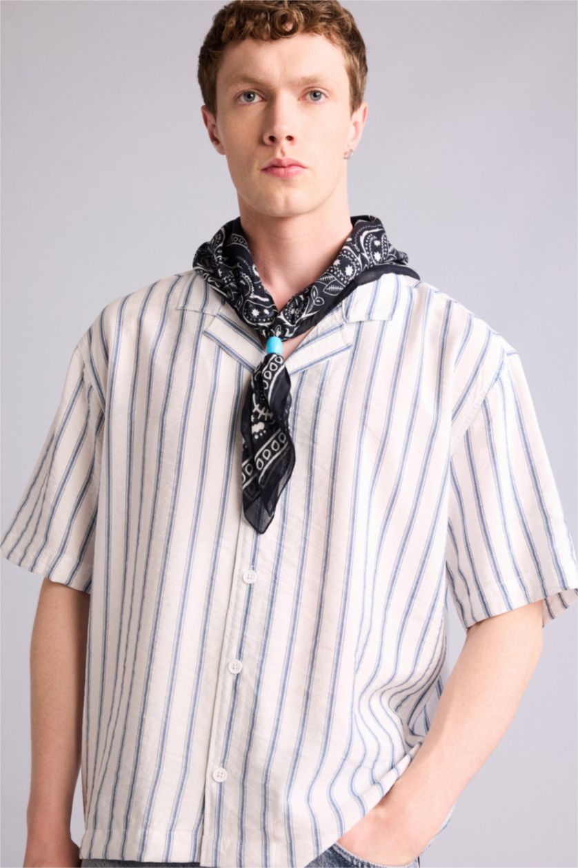 رجالي أبيض Man Short Sleeve Shirt