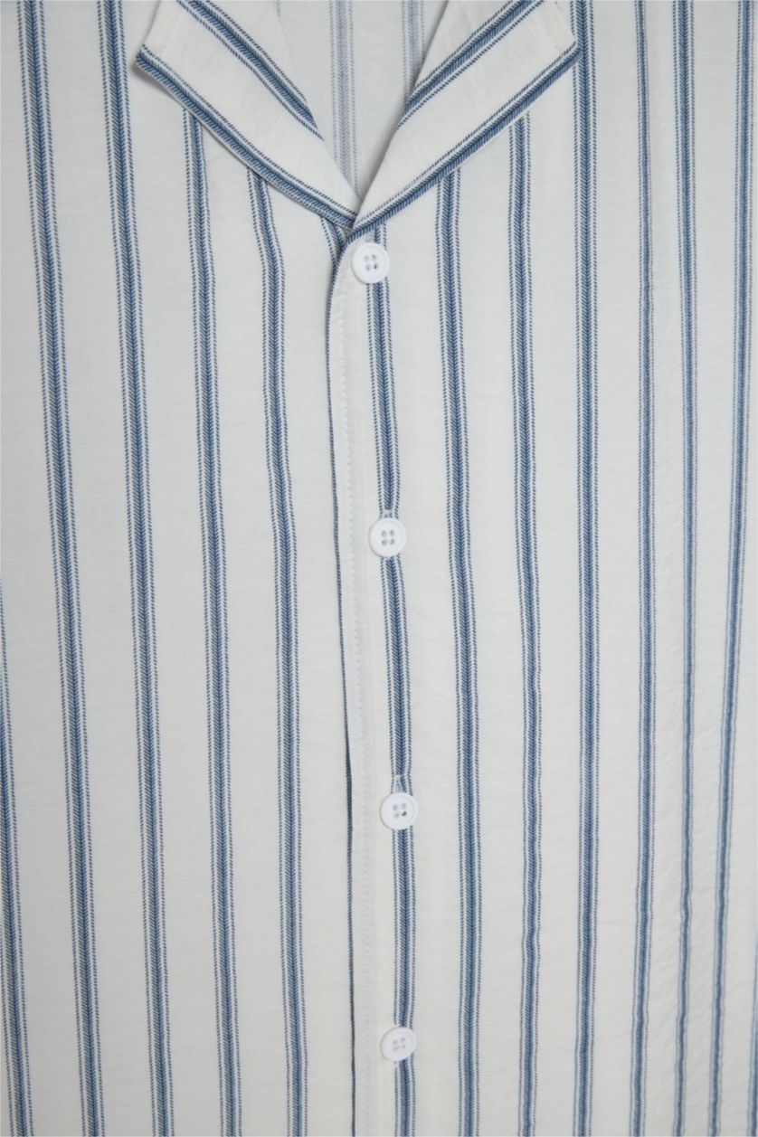 رجالي أبيض Man Short Sleeve Shirt