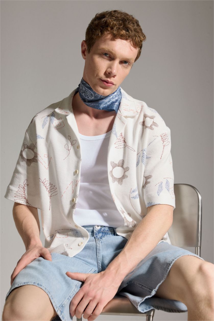 Men Ecru Boxy Fit Printed Short Sleeves Shirt