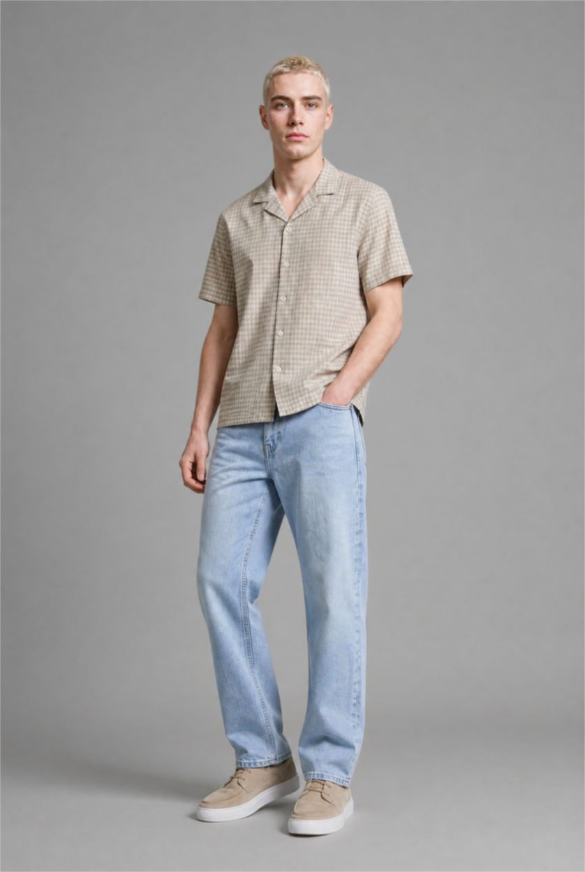 رجال بيج فاتح Boxy Fit Short Sleeve Shirt
