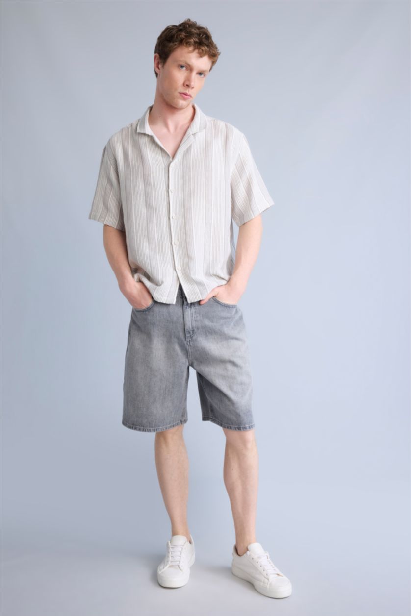 Men Grey Boxy Fit Short Sleeve Shirt