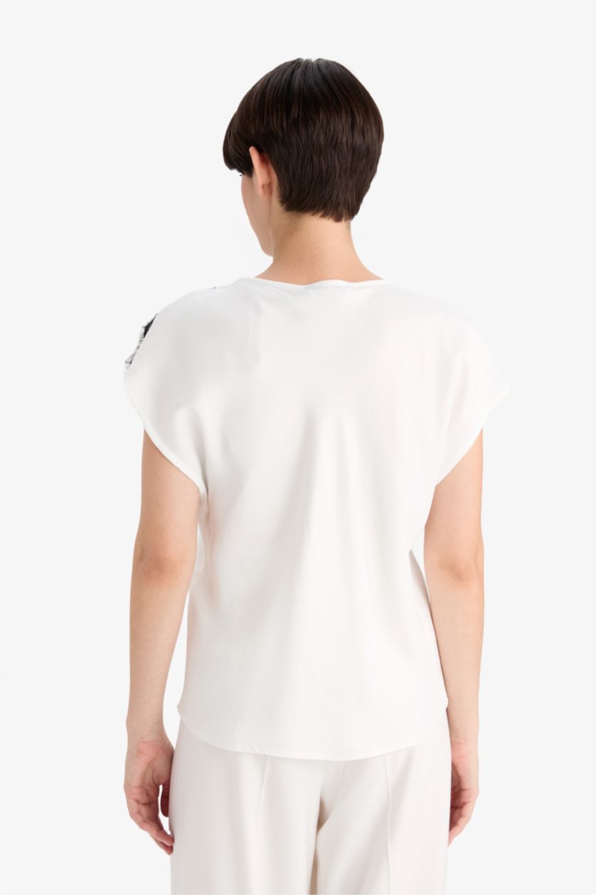 Kadın Ekru Regular Fıt V Yaka Saten Kısa Kollu Gömlek