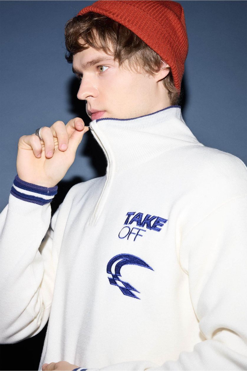 Erkek Ekru Standart Fıt Triko Kazak