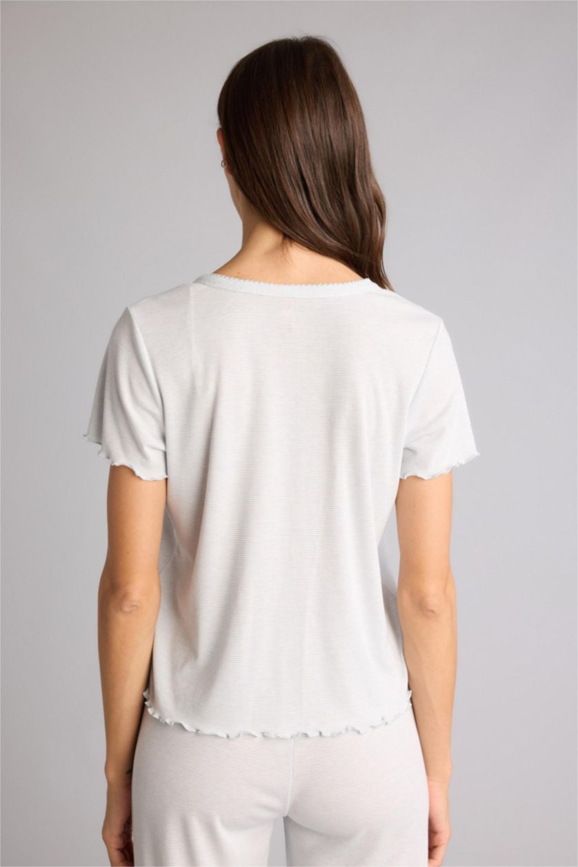 حريمي بيج فاتح بلوزة بيجاما قصة عادية بياقة V