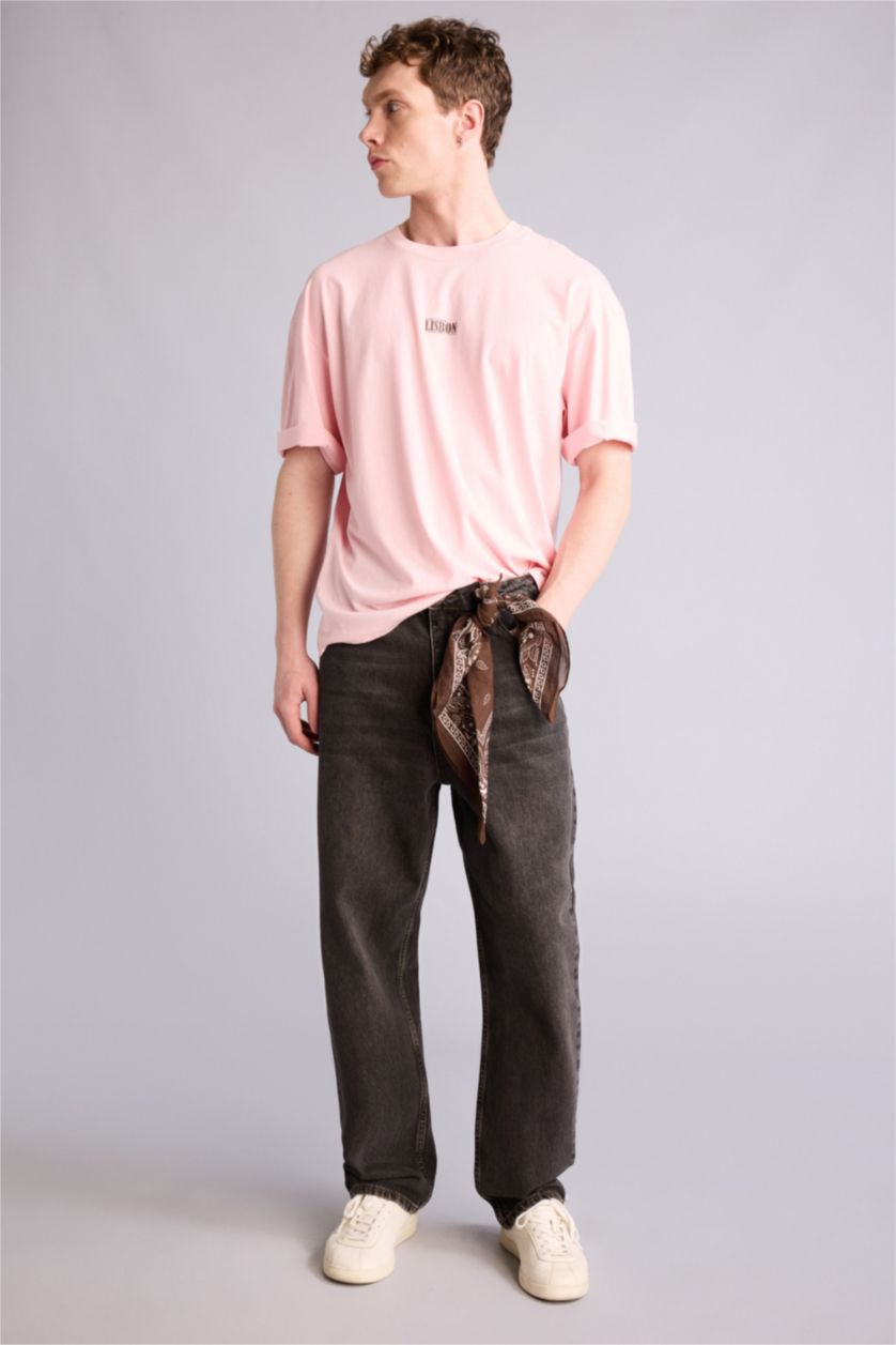 Ерлер Ашық Қызғылт Boxy Fit баспалы қысқа жеңді футболка