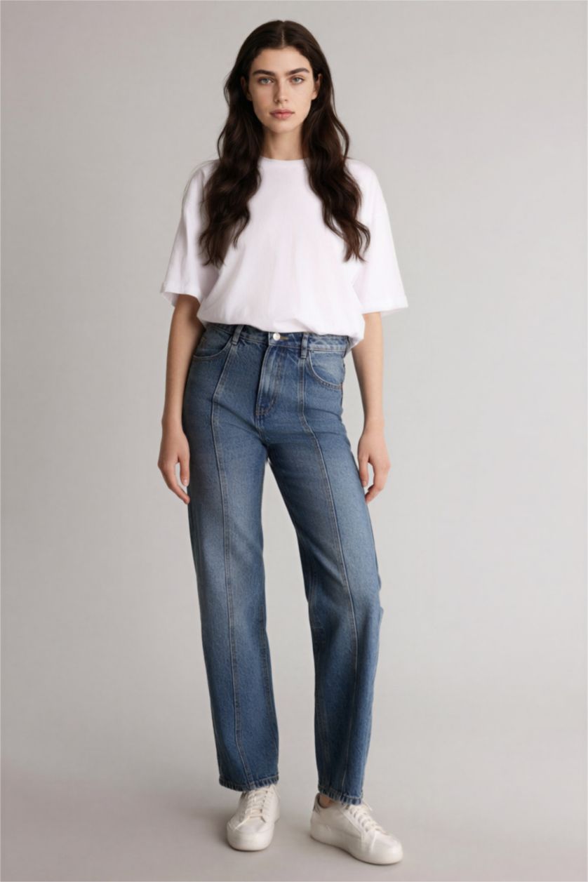 نساء أزرق سروال جينز واسع برجل عادي