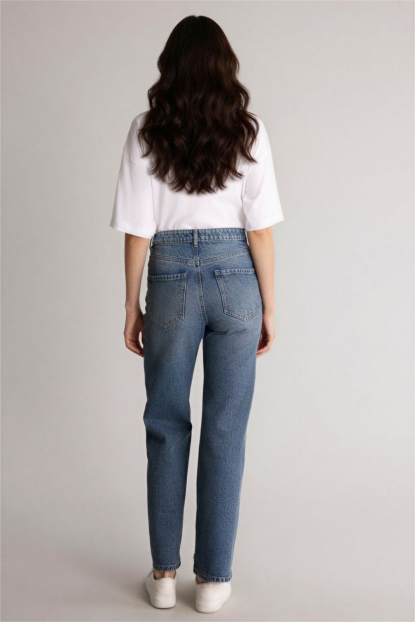 نساء أزرق سروال جينز واسع برجل عادي