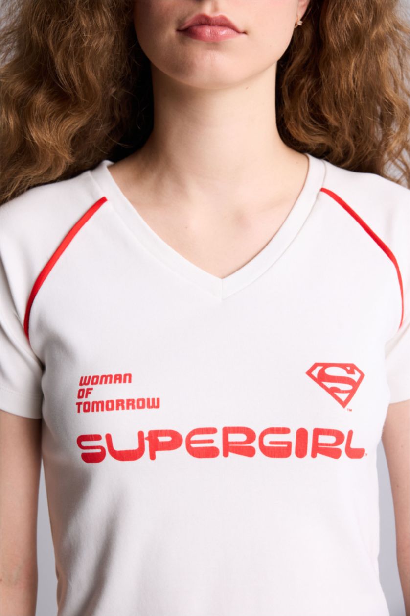 Женщины Кремовый Supergirl Fitted V жағалы баспалы рибана қысқа жеңді футболка