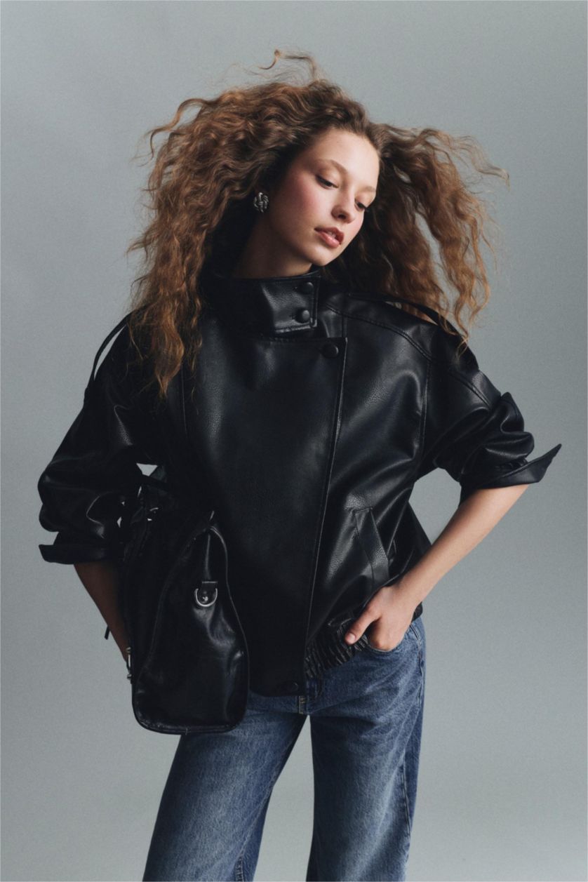 Woman Black Dad Fit Faux Leather Faux Leather Jacket