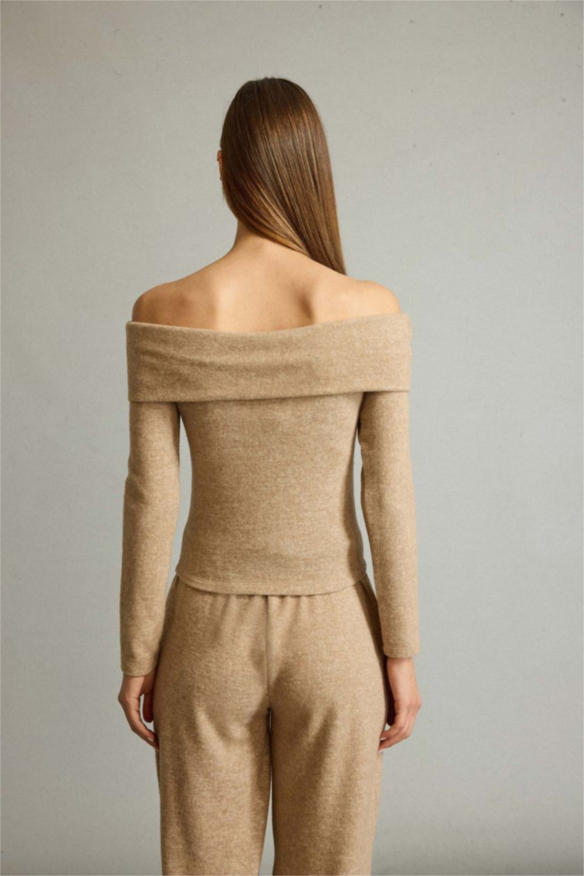 Woman Light Brown Off Shoulder Long Sleeve T-Shirt
