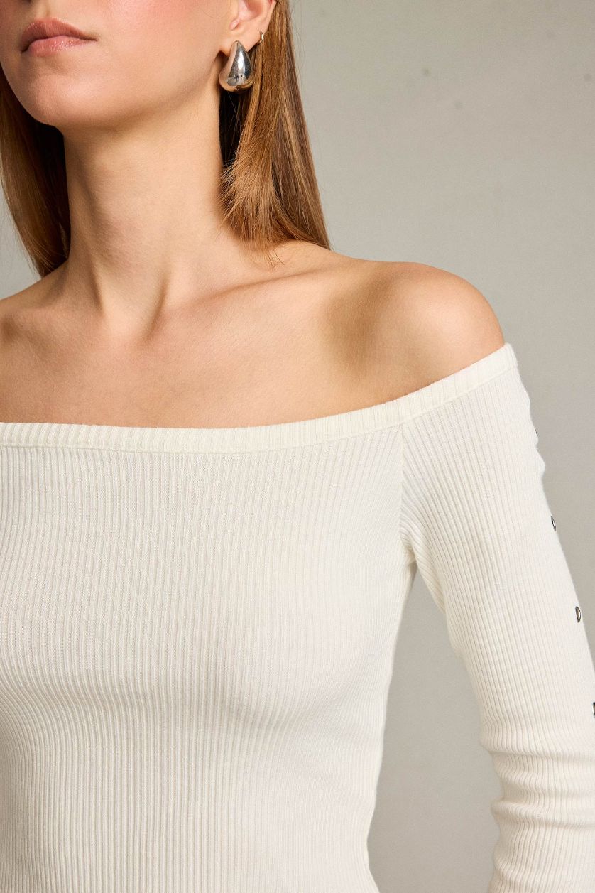 Woman Ecru بلوزة ردن طويل وأكتاف مكشوفة