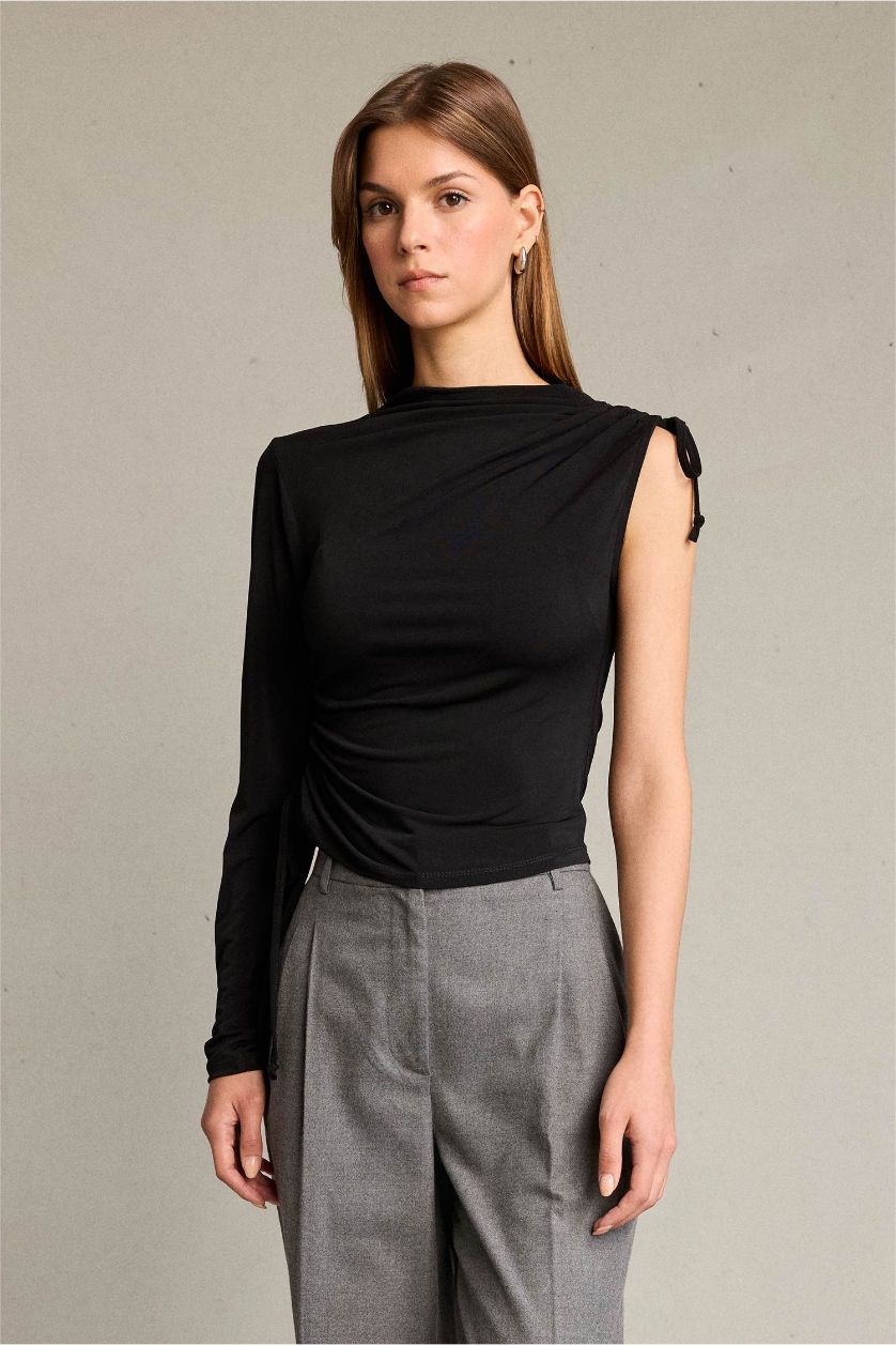 Kadın Siyah Tek Omuzlu Büzgülü Bluz