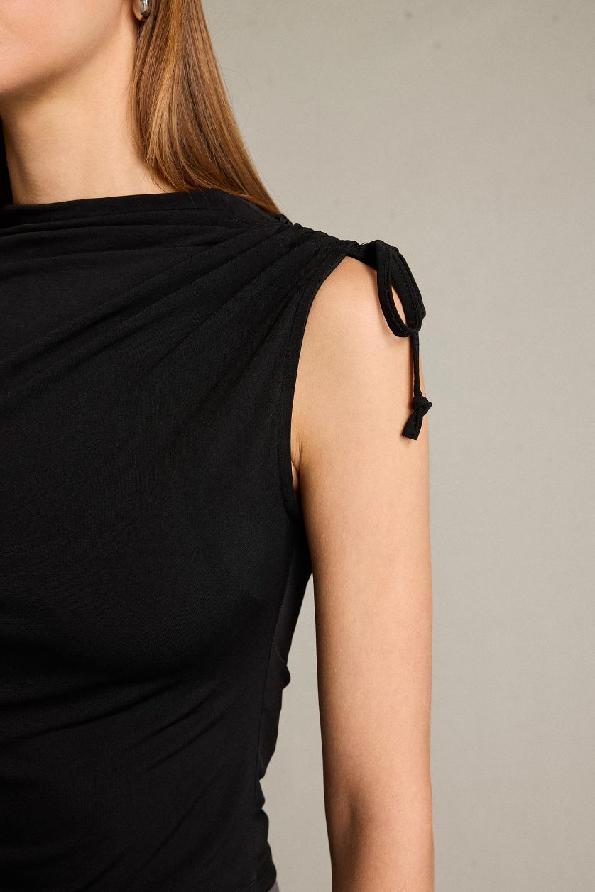 Kadın Siyah Tek Omuzlu Büzgülü Bluz