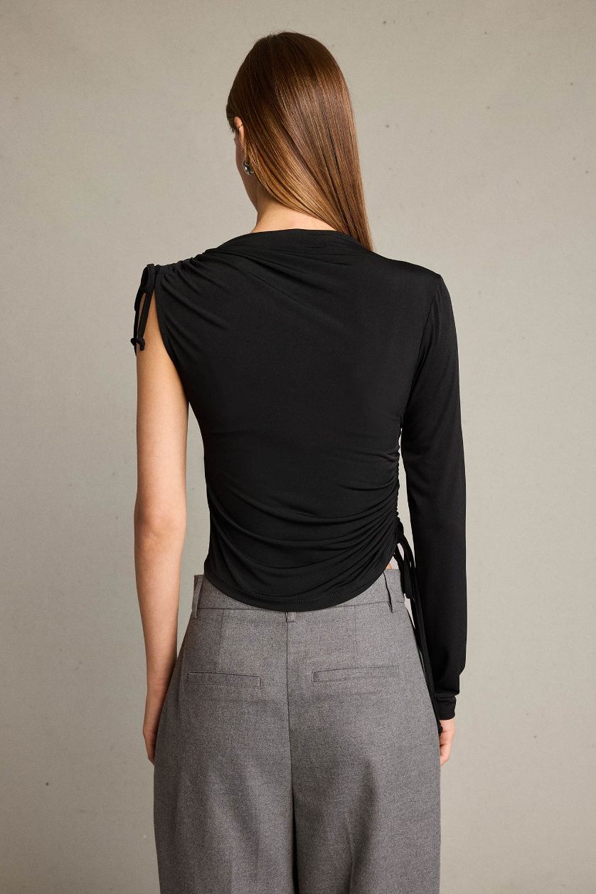 Kadın Siyah Tek Omuzlu Büzgülü Bluz