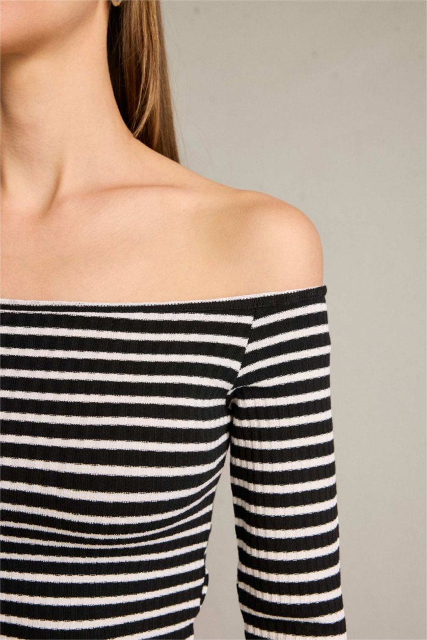 Woman Black Crew Neck Tank Top