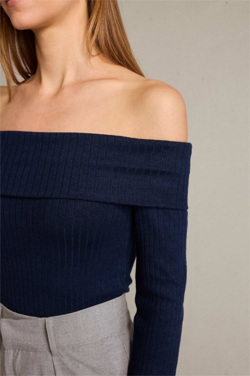 Kadın Koyu Mavi Kayık Yaka Uzun Kollu Tişört