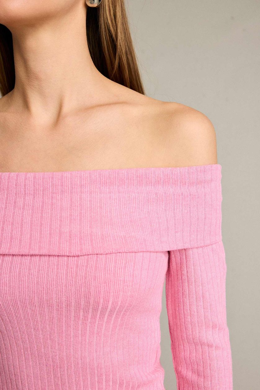 Kadın Pembe Kayık Yaka Uzun Kollu Tişört